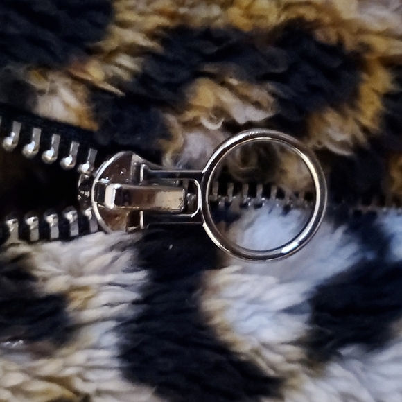 Express zip-up bomber jacket XS NWOT - Picture 3 of 3